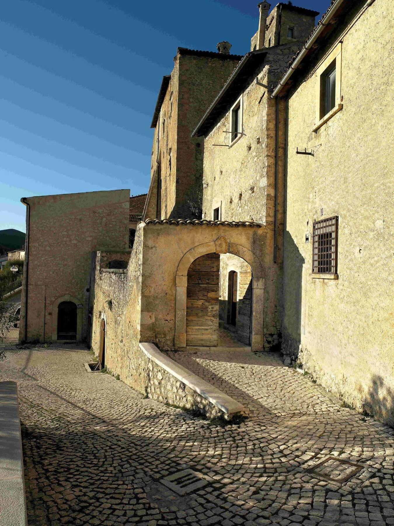 Sextantio Albergo Diffuso Santo Stefano Di Sessanio Exteriör bild